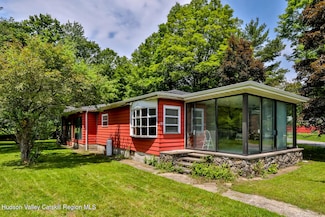 18 Maplewood Ave, Windham, NY 12496