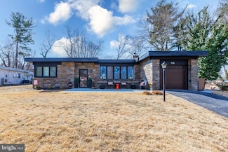 728 Martens Ln, Springfield, PA 19064