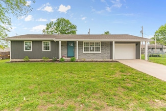 301 S Delaware St, Nixa, MO 65714