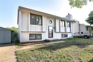 4223 E Euclid Ave, Des Moines, IA 50317