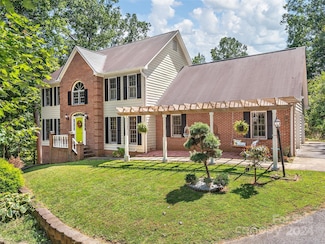 29 Tillman Rd, Lake Junaluska, NC 28745