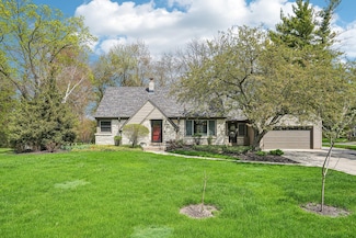 2040 San Fernando Dr, Elm Grove, WI 53122
