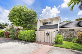 8225 SW 81st Ct, Miami, FL 33143