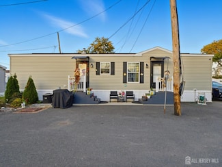 18 3rd St, Woodbridge Township, NJ 07001