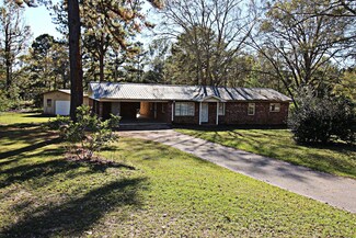 94 Crepe Myrtle Ln, Laurel, MS 39443