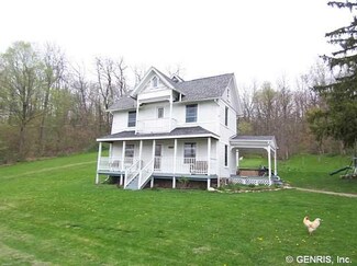 3791 N Creek Rd, Palmyra, NY 14522