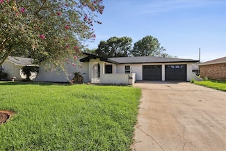 4601 Graves Ave, Groves, TX 77619