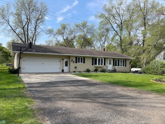 208 9th Ave E, Lisbon, ND 58054