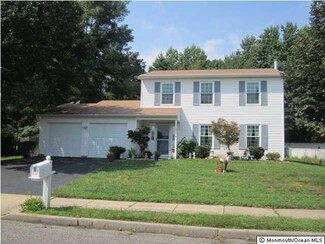 8 Cherry Bend Dr, Howell, NJ 07731
