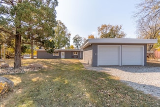 2616 Cottage Row Rd, Cedar Falls, IA 50613