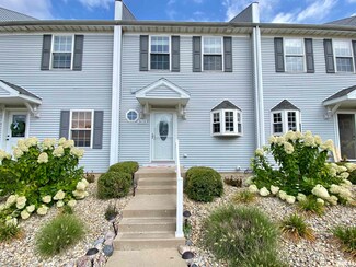 3403 W King James Rd, Peoria, IL 61615