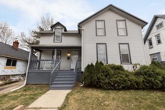 223 Oakwood Ave, Rockford, IL 61101