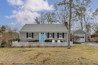 27 Tody Bole Ln, Harwich, MA 02645
