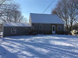 958 Pontius St NW, Hartville, OH 44632