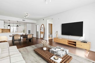 570 Innes Ave Unit 203, San Francisco, CA 94124