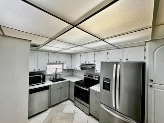 9800 N Hollybrook Lake Dr Unit 106, Pembroke Pines, FL 33025