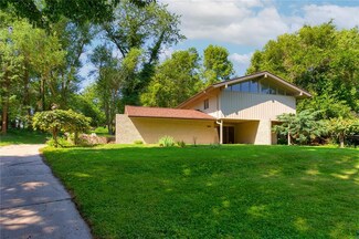 1808 80th St, Windsor Heights, IA 50324