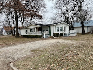 102 102 E 6th Ave, Caney, KS 67333