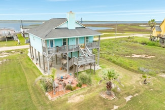 4710 Bayshore Dr, Freeport, TX 77541