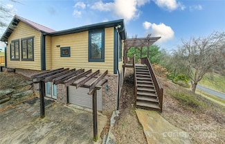 5 N Valley Dr, Weaverville, NC 28787