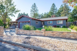 2443 Big Oak Dr, Santa Rosa, CA 95401