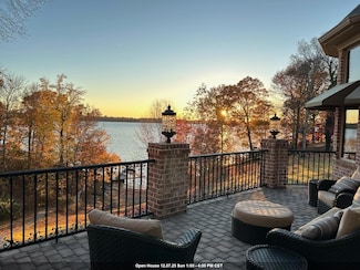 12955 Saint Andrews Dr, Athens, AL 35611