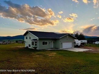 865 Saddle Dr, Etna, WY 83118