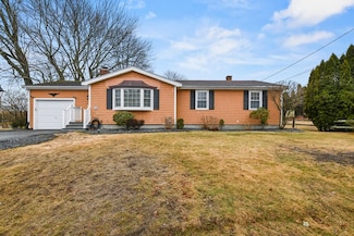 31 Cardinal Rd, Somerset, MA 02726