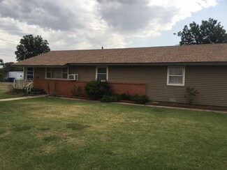 823 N Meta St, Cordell, OK 73632