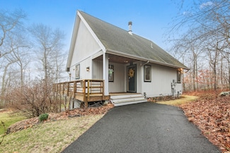 324 Chesterfield Rd, Oakdale, CT 06370