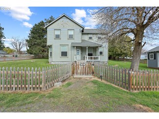 608 Mc Coy St, Moro, OR 97039