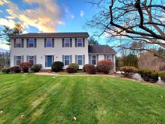 16 Summerfield Rd, Amherst, MA 01002
