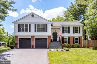 1338 Butter Churn Dr, Herndon, VA 20170