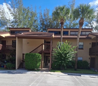 1303 Lakeview Dr E, Royal Palm Beach, FL 33411