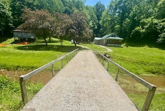 1810 Grannies Creek, Newton, WV 25266