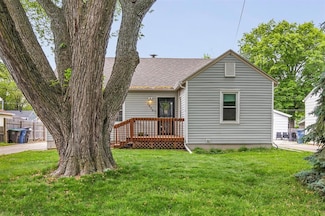 1926 55th St, Des Moines, IA 50310