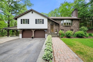 12 Nancy Rd, Natick, MA 01760