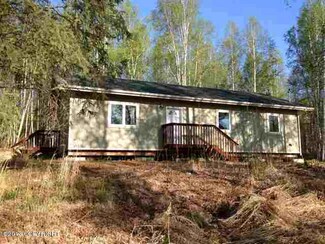 655 Forest Hollow Dr, Fairbanks, AK 99712