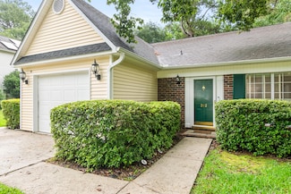 202 Chandler Dr, Ladson, SC 29456