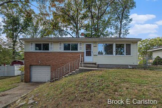 3447 Hiawatha Dr, Norton Shores, MI 49441