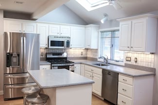 5 Applewood Ln, Franklin, MA 02038