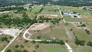 310 Clayt Dr, Aurora, TX 76078