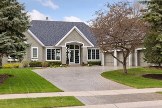 15464 Boulder Pointe Rd, Eden Prairie, MN 55347