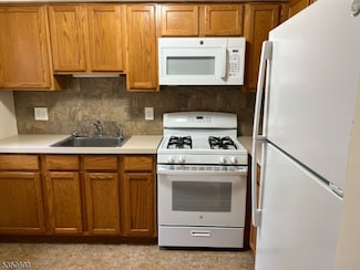 11 S Mountain Ave, Cedar Grove, NJ 07009