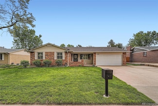 678 S Oswego Ct, Aurora, CO 80012