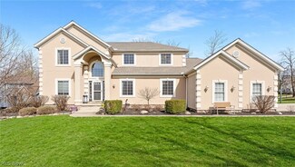 1047 Lancewood Dr, MacEdonia, OH 44056