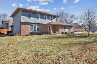 755 45th St, West Des Moines, IA 50265