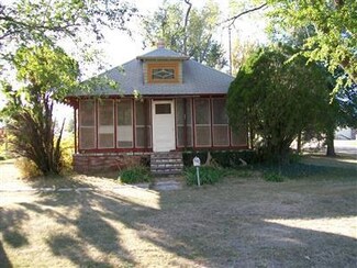 201 Cedar St, Chase, KS 67524