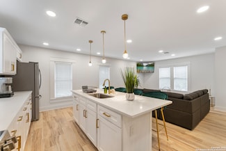 120 E Magnolia Ave Unit 201, San Antonio, TX 78212