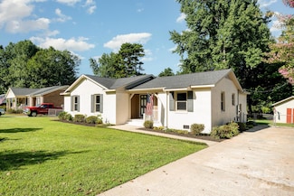 1208 Berkshire Dr, Kannapolis, NC 28081